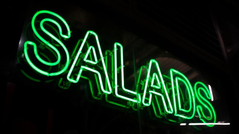 Letreiro luminoso LED personalizado para destacar sua marca e atrair clientes