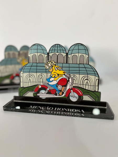 Troféus De Acrílico Para Escolas